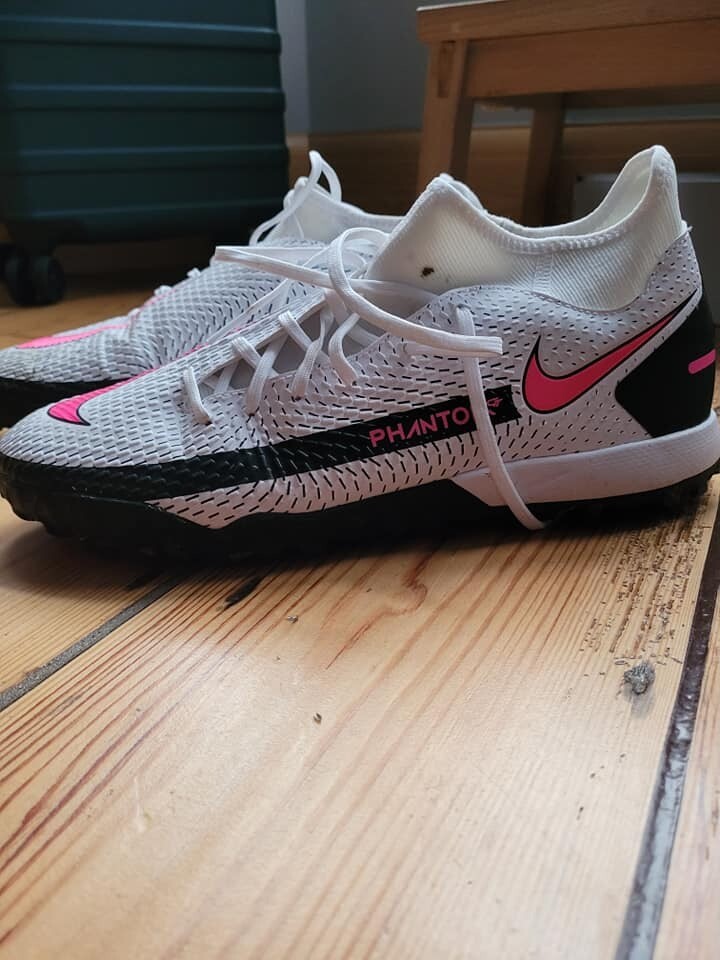 soccer shoes nike tiempo